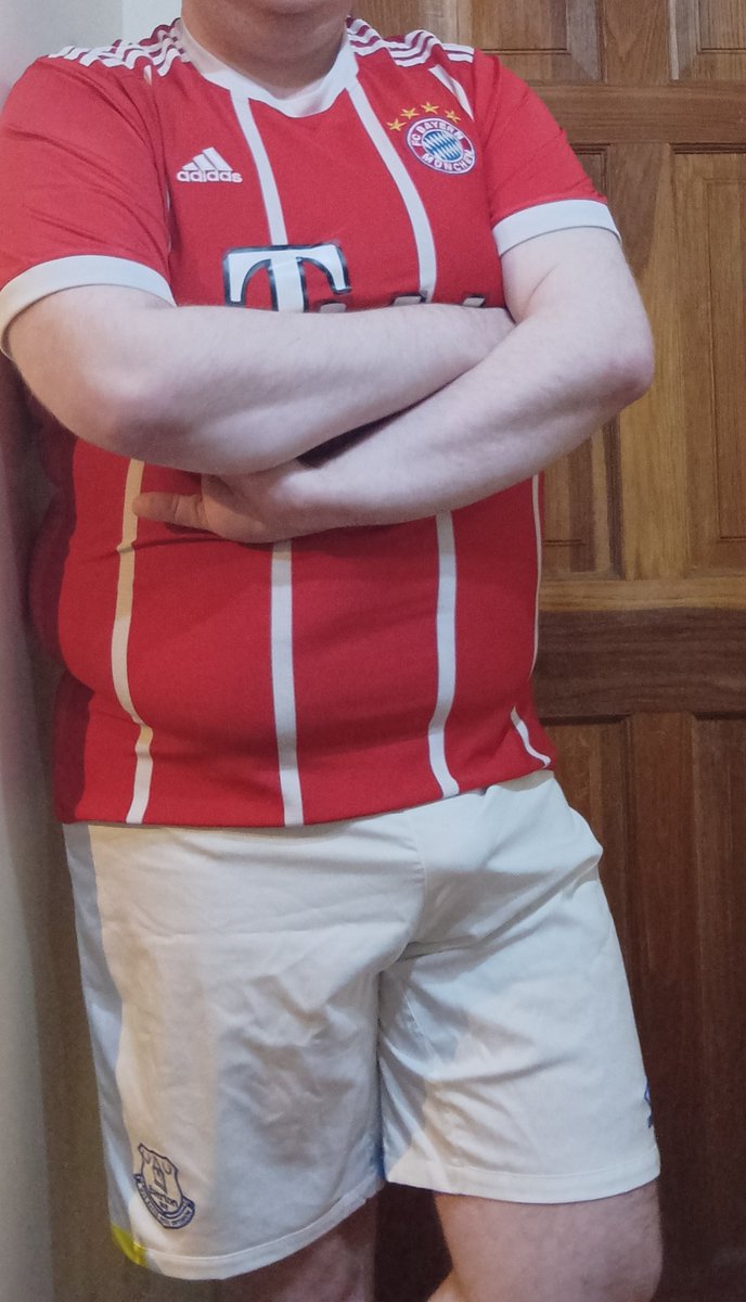 Cheeky_Kits's tweet photo. Transfer window chaosโฆ Bayern top, Everton shorts ๐
โฝ
Now I just need someone to lend me the Bayern shorts ๐๐
#footballshirt
#footballkit
#bayernmunich
#everton
#sporty
#shortshorts
#mensshorts
#casualstyle
#kitcombo https://t.co/HJ5PgZ3UHg