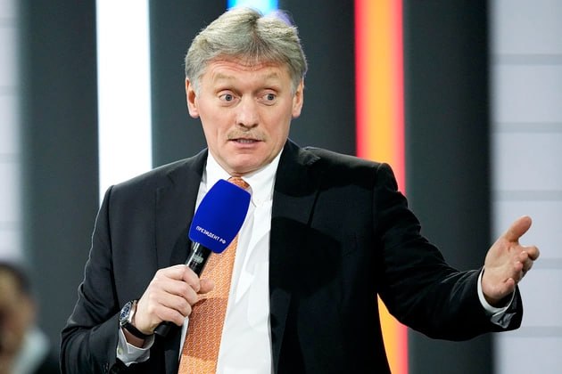 visionergeo's tweet photo. 🇷🇺🇺🇦 Kremlin spokesman Dmitry Peskov has said that Russia’s special military operation can stop at any moment as soon as Kyiv takes the necessary decisions, of which it is well aware. 

He noted that the groundwork on Ukraine allows for talk of an approaching settlement, but it is too early to discuss specifics.  

Peskov also stated that Russian President Vladimir Putin is ready to meet with Volodymyr Zelensky for talks in Moscow at any moment.