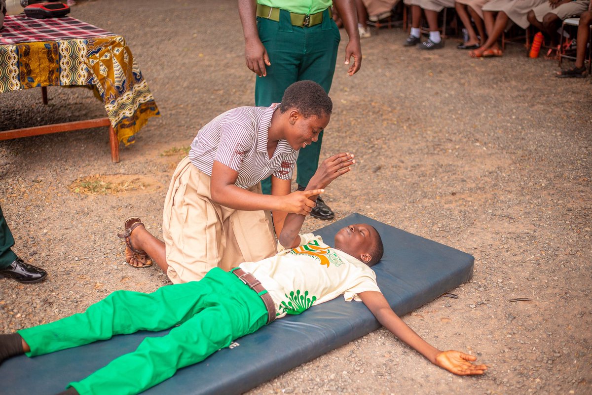 StarlightFound1's tweet photo. Three schools, one day, one mission. Students received practical training in Cardiopulmonary Resuscitation (CPR) and choking response techniques, and had the opportunity to ask questions and also practice everything they were taught. https://t.co/IAR2KFsUbP