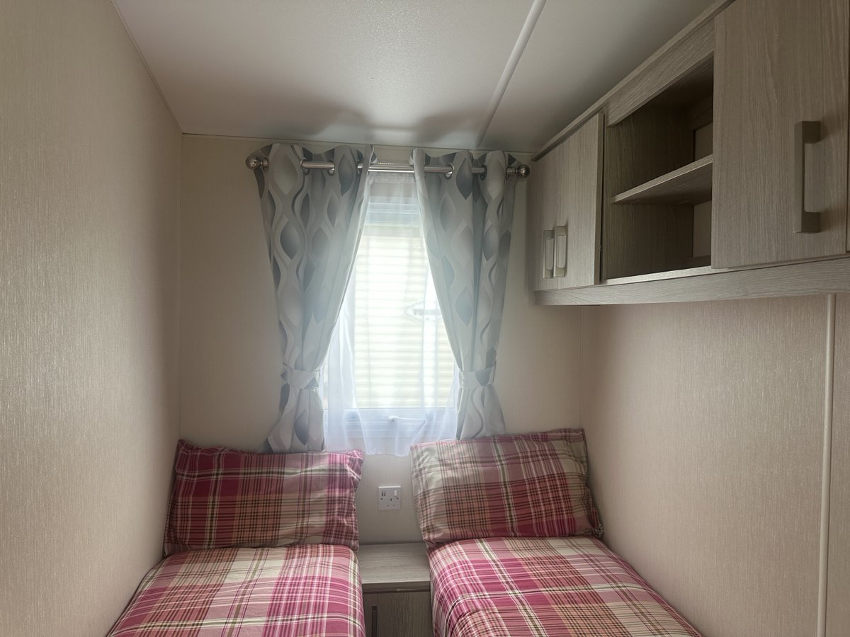 BHCman's tweet photo. Why not book a break at https://t.co/4gukEtfsBR and explore the amazing South Coast and South Downs National Park. #staycation #holiday @sdnpa @Lhamptoninfo @love_Arundel Holidays from £470 per week. Caravans for 4 to 8 persons available. Beaches, history, culture close by. https://t.co/jWCS07wcoc