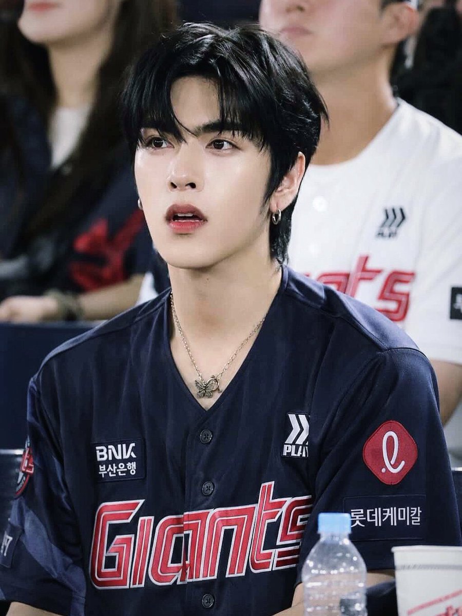 PerChaianun's tweet photo. 야구장 첫 직관⚾️🏟️
은 한번도 안가봄 ㅎ

#야구 #야구장 #롯데 #롯데자이언츠 #야구스타그램 https://t.co/8xJP0AsxuX