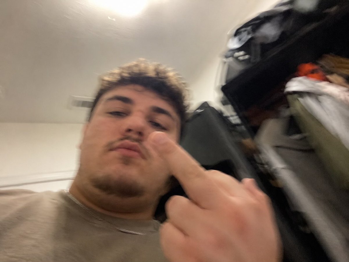 Bloke tweet media