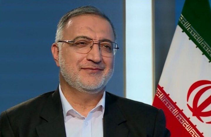 و همچنان خدمات ادامه دارد...
جناب زاکانی تشکر🌺
بازسازی ۱۰ هزار واحد مسکونی آسیب‌دیده در تهران
سردار محمد زهرایی، رئیس سازمان بسیج سازندگی: روزانه حدود ۲ هزار جهادگر با مشارکت شهرداری فعالیت می‌کنند و تاکنون ۱۰ هزار واحد مسکونی را در تهران بازسازی کرده‌اند. 
#شهرداری_تهران