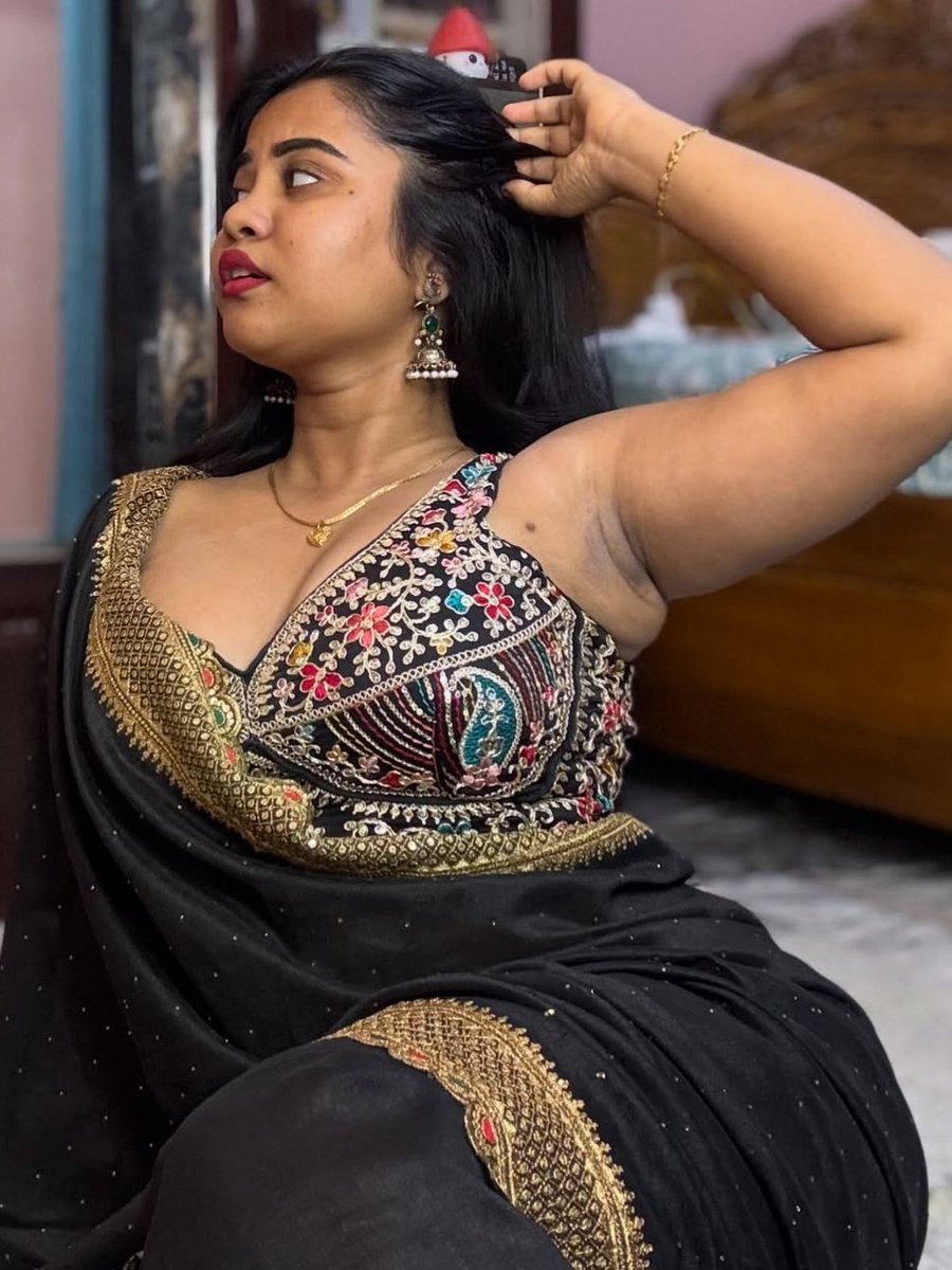 RishiOfficial_1's tweet photo. My all time favorite insta dusky beauty 🥵❤️‍🔥 https://t.co/sl82vXORMT