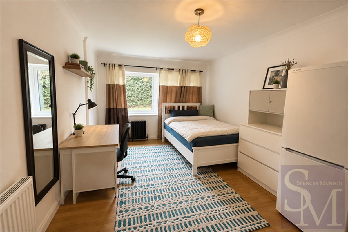 munsonsr's tweet photo. #property #rent #SouthWoodford LETTING - AVAILABLE MID JULY - Diana Close, South Woodford - £1,495pcm ** TWO BEDROOM GROUND FLOOR FLAT ** ONE DOUBLE AND ONE SINGLE BEDROOM ** UNFURNISHED ** GAS C/H ** EPC RATING C COUNCIL TAX BAND C ** DEPOSIT: £,1,724
https://t.co/9RUngG6UNO https://t.co/cRXmV7f9x0