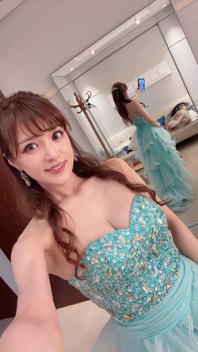 高木里代子 tweet media