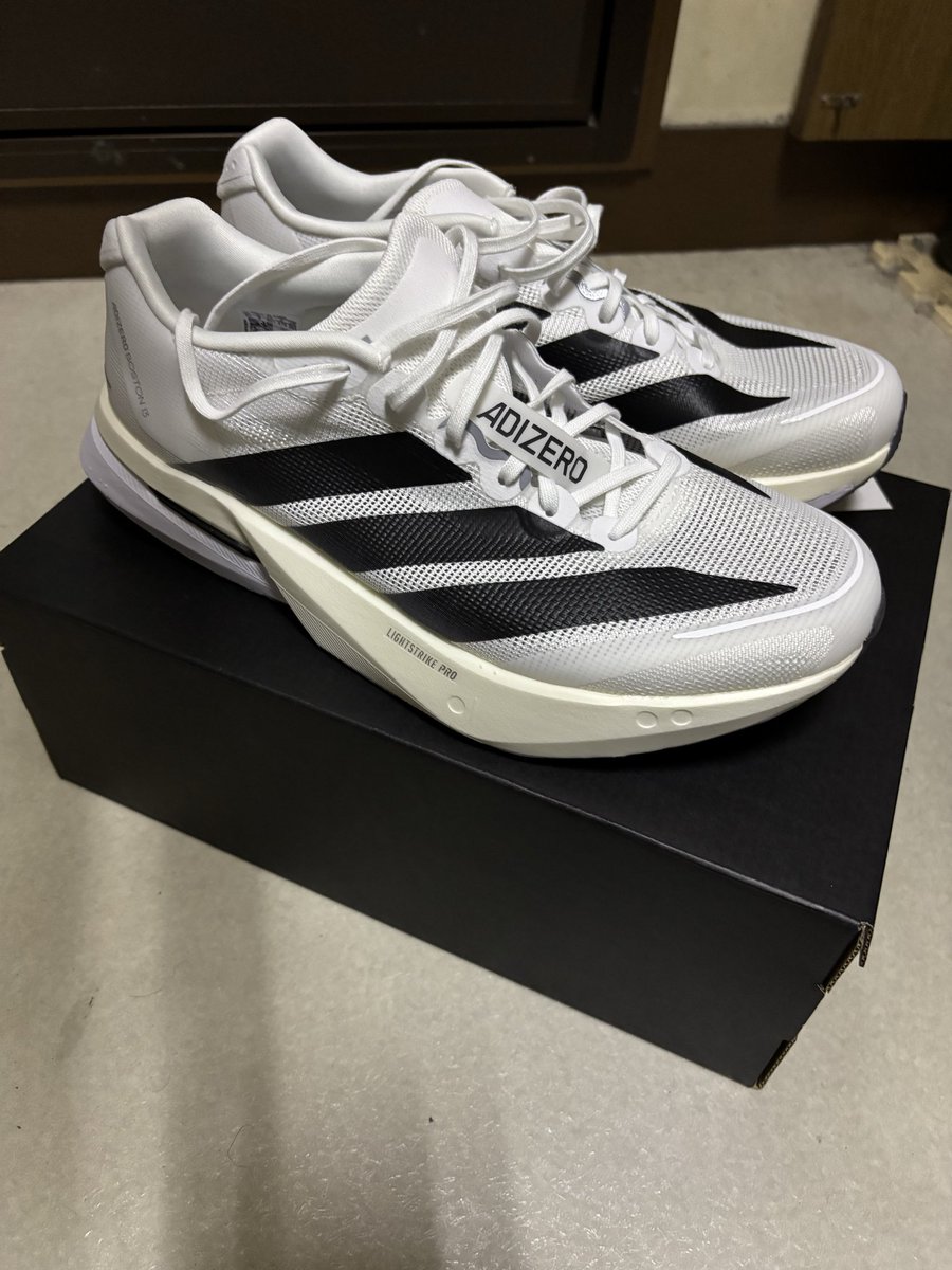 NariBig's tweet photo. ボストン13
初めてのadidasランシュー😊 https://t.co/o84bbuRsdI