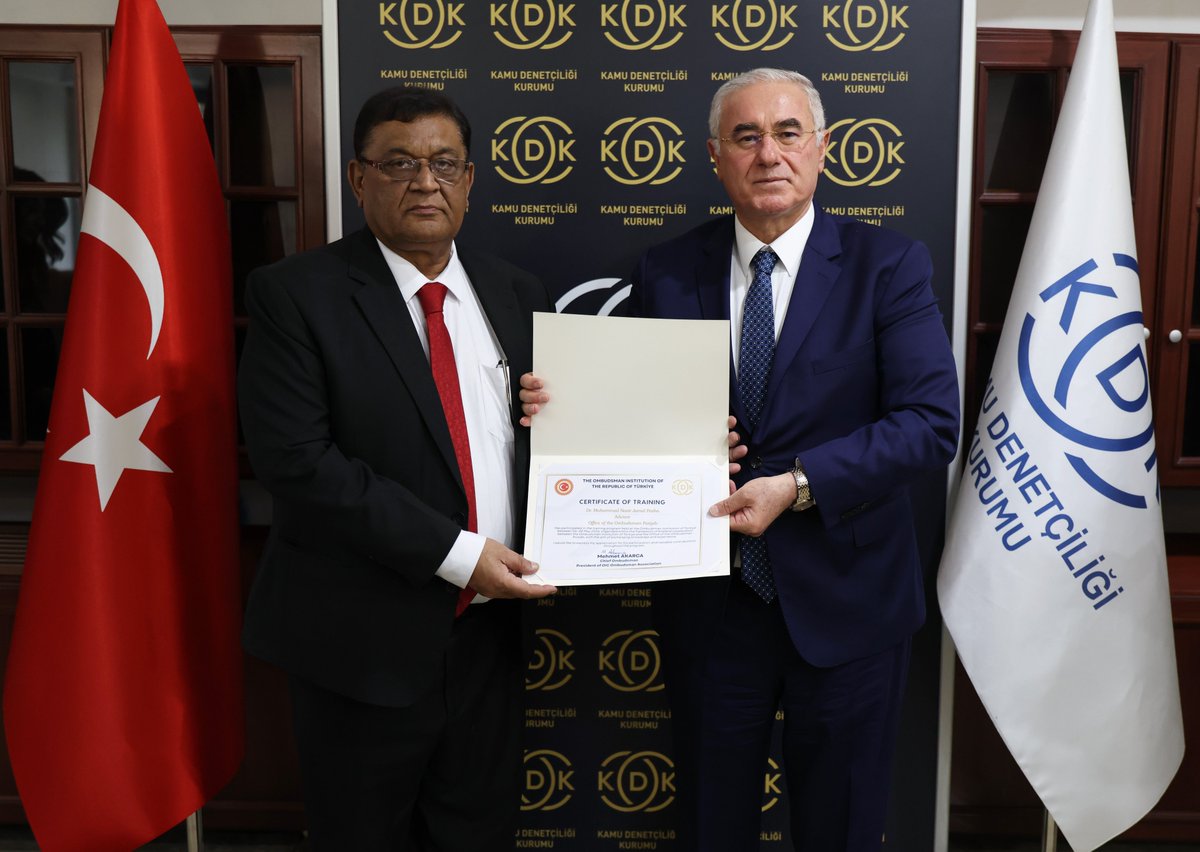 TurkeyOmbudsman's tweet photo. The programme concluded with an evaluation meeting and a certificate ceremony. Ombudsperson Ms. Fatma Benli Yalçın was also present at the closing ceremony. #Pakistan #Punjab #Ombudsman #humanrights #cooperation #Türkiye https://t.co/9h7YtZceIt