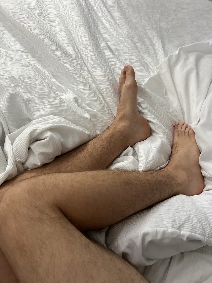 Calsfeet tweet media