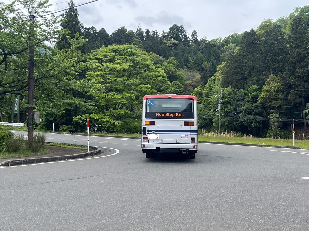 道の駅名田庄で新潟交通を見かけました。 神戸方面に向かうと仰って