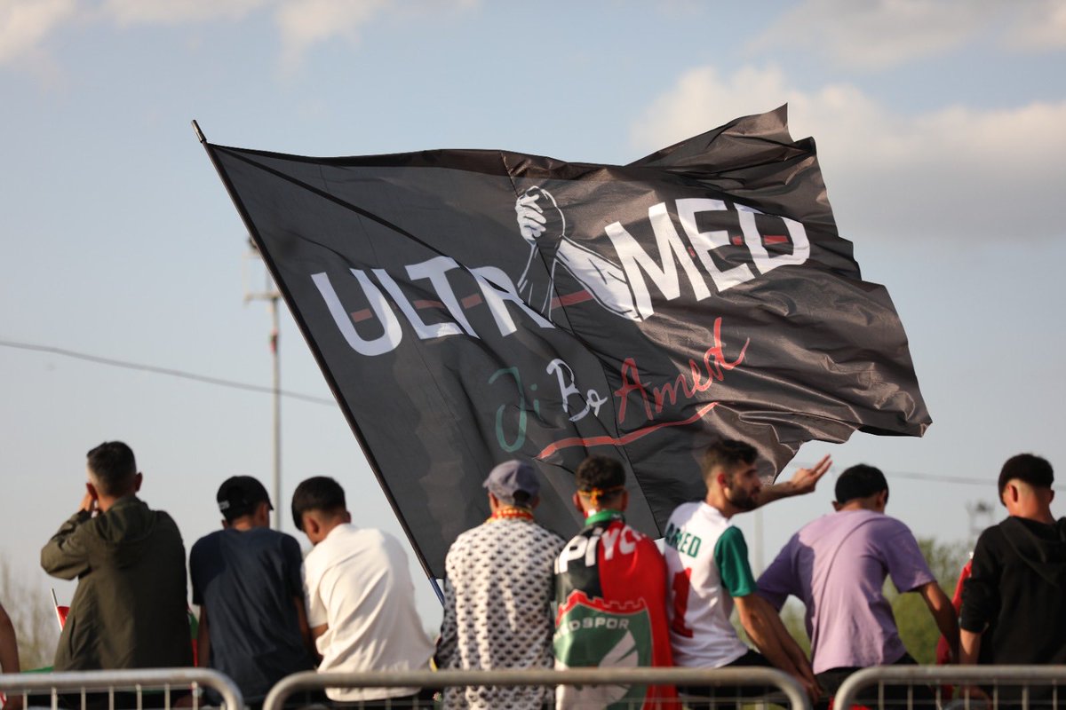 ultramed21's tweet photo. Rojbaş , Alîgirên Mezin ❤️💚 ✌️ #amedspor #ultramed https://t.co/mpLAwPYiAd