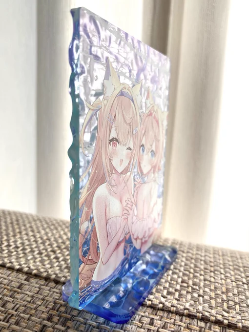 #ホロクル11th 水面アクスタができあがりました! 裏が凹凸のあるアクリルになっており、光の加減できれいに透けます! 涼しげなグッズになりました