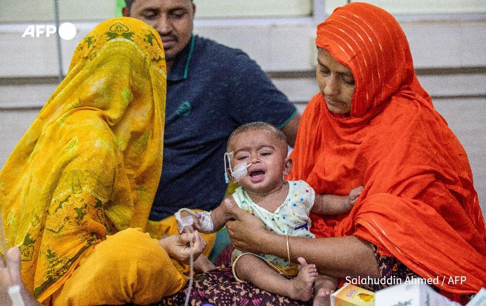 AFP's tweet photo. Vitamins over vaccines.

Misinformation entrenched amid Indonesia measles surge.  A growing number of parents in the world's fourth most populous country to spurn infant inoculations, even as the government rushes to quell a public health crisis
https://t.co/FGi1qVUbKX https://t.co/JaBD2vnx73
