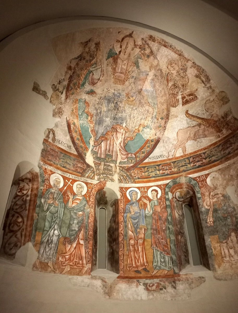 DailyPicTheme2 #Kintsugi Romanesque art mural in the MNAC museum