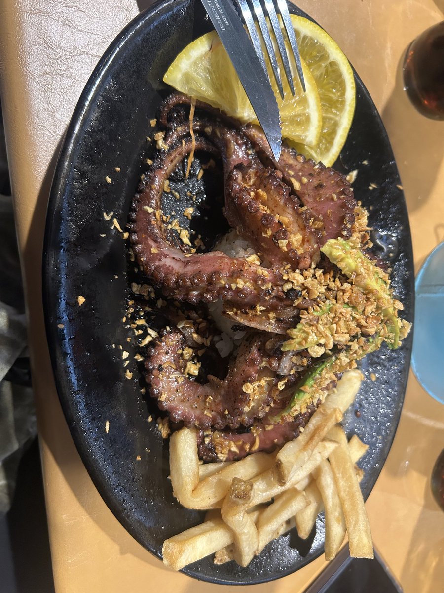 redbra99's tweet photo. このタコ、たまらんぜ‼️
ヤバい‼️‼️‼️
メキシコの味、なめんなよ🇲🇽🇲🇽🇲🇽

 #タコ　#メキシコ料理　#日本語勉強中 https://t.co/Bqzmj5FgvE