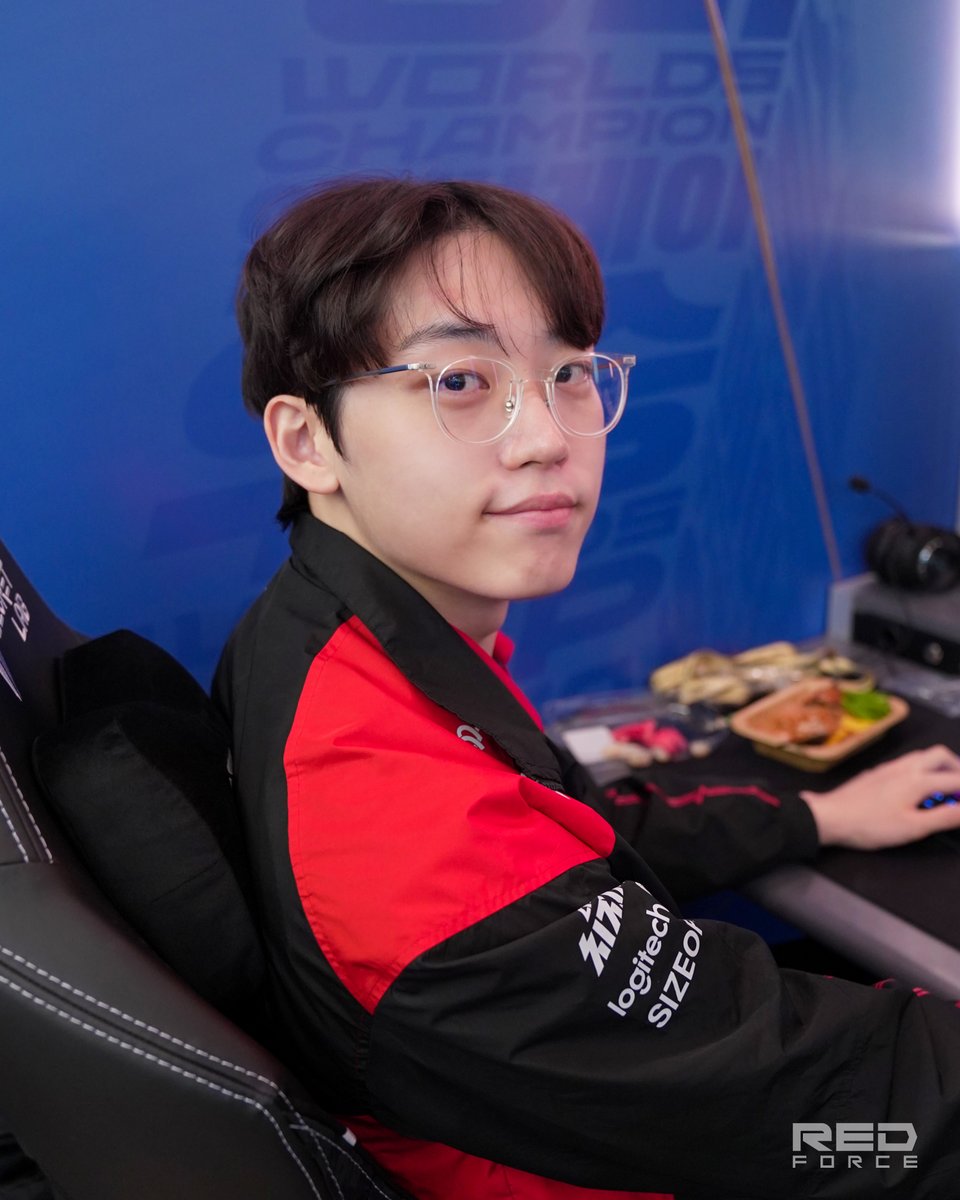NS RedForce tweet media