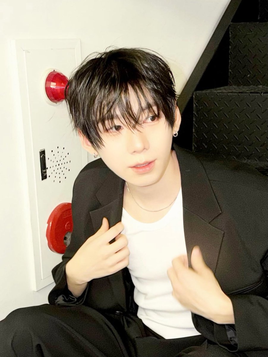 hana˚࿔*:･ (rest) tweet media