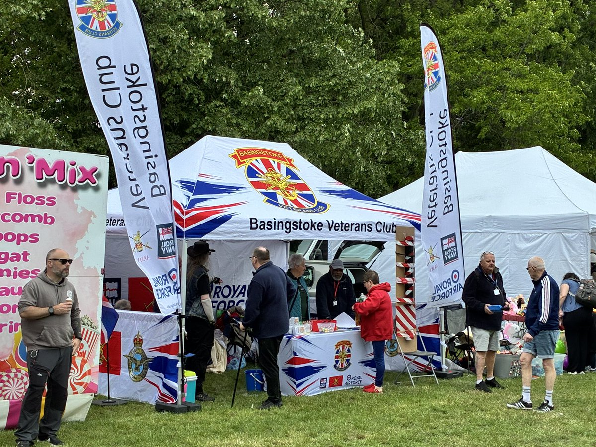 SimonBound's tweet photo. Another great Sunday at the Basingstoke Festival of Transport 🚗

Huge thanks to the volunteers from Rotary International for organising such a brilliant event. Thankfully the weather stayed dry — if a little cloudy!

Glad I could do my bit too by taking a Ford EV for a test drive, helping raise a £30 donation from Group 1 Ford ⚡👍