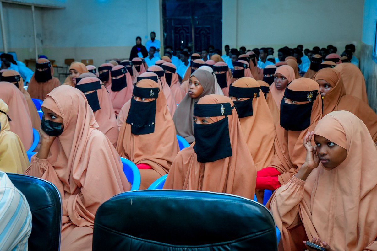 CapitalSomalia's tweet photo. The #secondday of the training and guidance program for Grade 12 secondary school students is now underway. This program is jointly organized by the Banadir Regional Schools Union and @CapitalSomalia.

The program is benefiting Grade 12 students who are preparing to sit for this year’s National Examination. Students are receiving guidance and training on exam preparation, managing exam-related stress, and coping with reactions during the results period. hashtag#Day2 hashtag#EducationalSuccess hashtag#SomaliStudents hashtag#CapitalUniversity hashtag#CommittedToExcellence