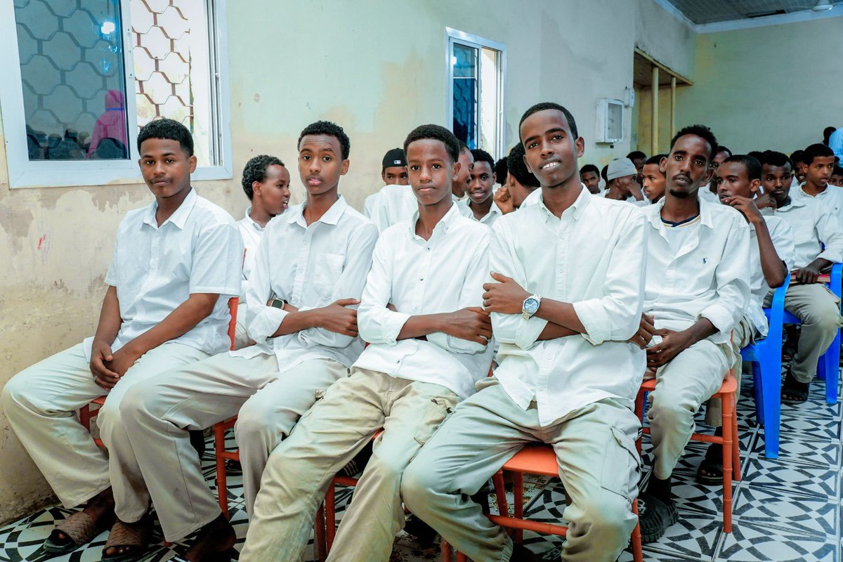 CapitalSomalia's tweet photo. The #secondday of the training and guidance program for Grade 12 secondary school students is now underway. This program is jointly organized by the Banadir Regional Schools Union and @CapitalSomalia.

The program is benefiting Grade 12 students who are preparing to sit for this year’s National Examination. Students are receiving guidance and training on exam preparation, managing exam-related stress, and coping with reactions during the results period. hashtag#Day2 hashtag#EducationalSuccess hashtag#SomaliStudents hashtag#CapitalUniversity hashtag#CommittedToExcellence