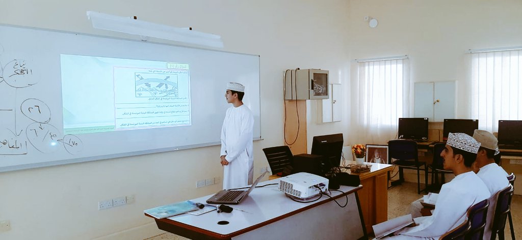 khamisalshaqsi1's tweet photo. ضمن خطة التحصيل الدراسي لمادة الدراسات الإجتماعية، نفذ مشرف المادة أ.ماجد الحامدي ورشة إتقان المهارات الامتحانية.
تضمنت تدريب طلبة الصف العاشر على أسئلة في مخرجات المادة، وأنشطة إثرائية في المفاهيم المنهجية.
#فعاليات_تعليمية_شمال_الباطنة #تعلم_مستدام https://t.co/mwsmf29lYv