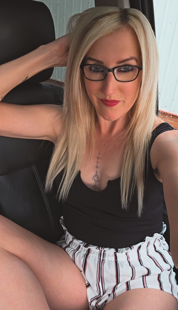 KimberleyLeeXX tweet media