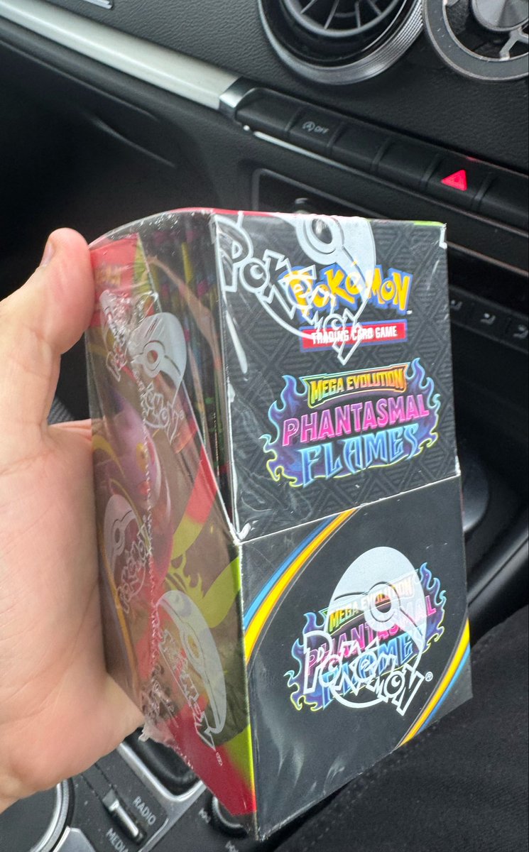 GTEazyx's tweet photo. @pokemondealsuk Tesco express just now https://t.co/zipkON6KCw