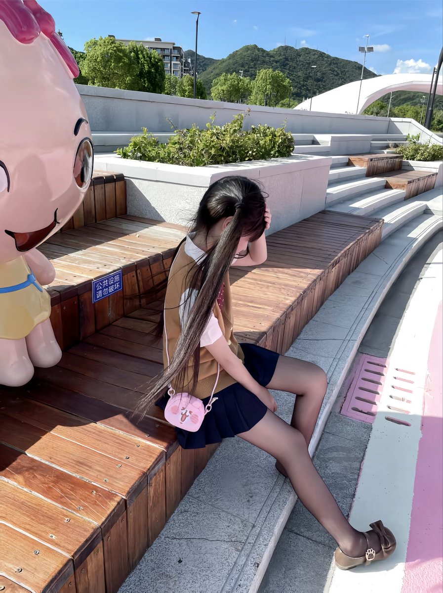 天很灰像哭过 tweet media