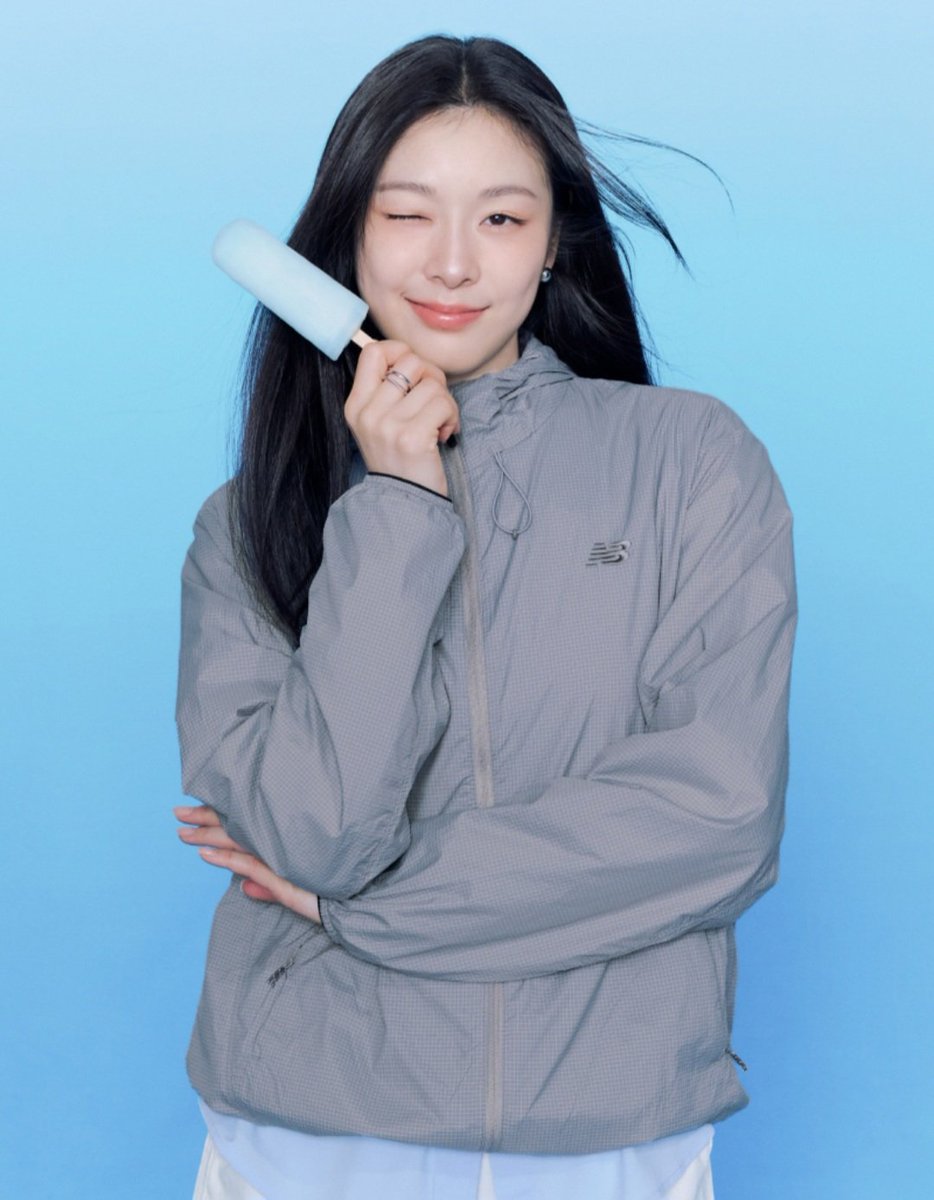 eunju975's tweet photo. 2026/05/12
#김연아 #Yunakim
#뉴발란스 #NewBalnce
#NBWomen
#StayCool #MoveLight
Stay Cool, Move Light with Yuna 

Run with NB FRIENDS

https://t.co/zSB2KxhC3k https://t.co/RLAEwZkq9H