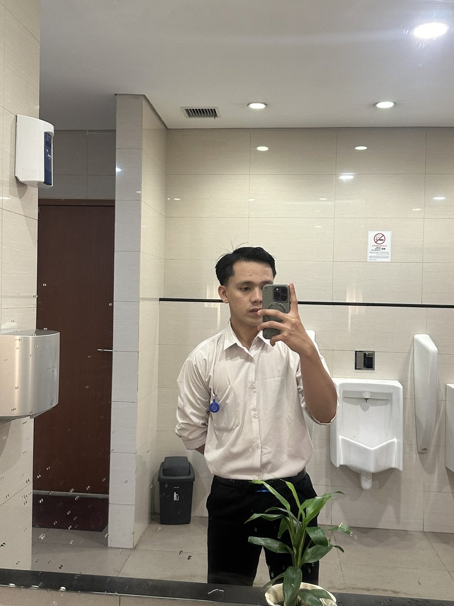 _hereacmal's tweet photo. Gakpapa kan kalo cuman bisa ajak naik transportasi umum 🥺 https://t.co/hBFkPdLv66