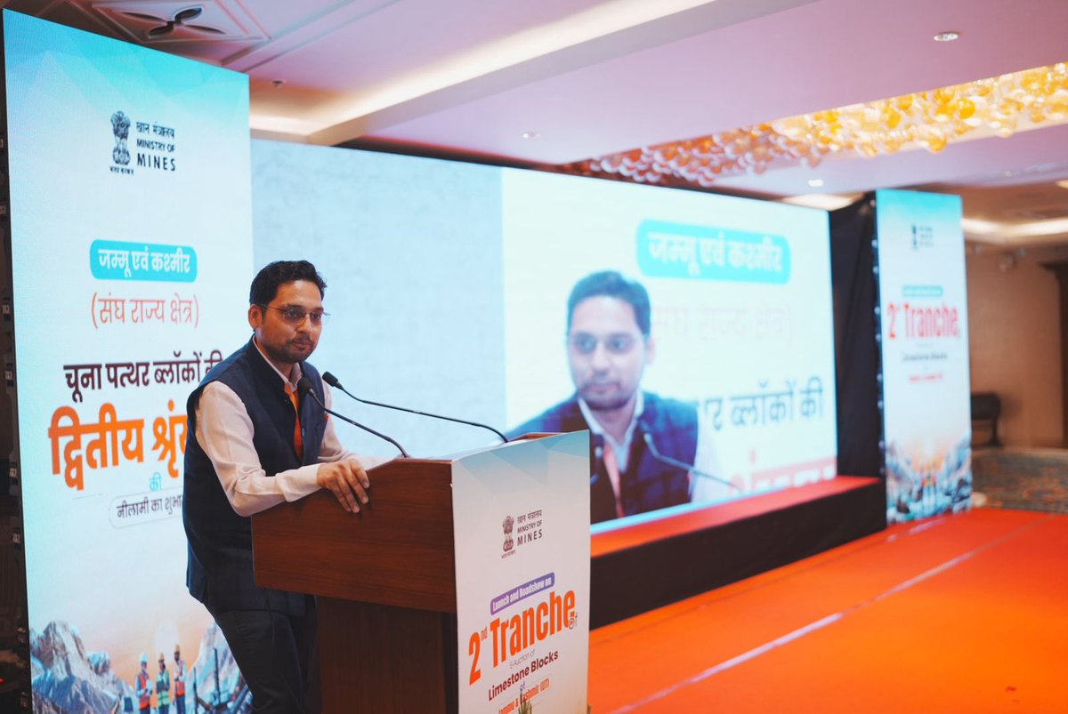MinesMinIndia's tweet photo. Shri Ashish Saxena, Director, Ministry of Mines, delivered the Vote of Thanks at the Launch & Roadshow of the 2nd Tranche of e-Auction of Limestone Blocks in Jammu & Kashmir. 

He expressed gratitude to all dignitaries, stakeholders, industry representatives, and participants for their enthusiastic presence and valuable contribution towards making the event a success. He also reiterated the Ministry’s commitment towards transparent, efficient, and sustainable development of the mining sector in Jammu & Kashmir and across the country.
