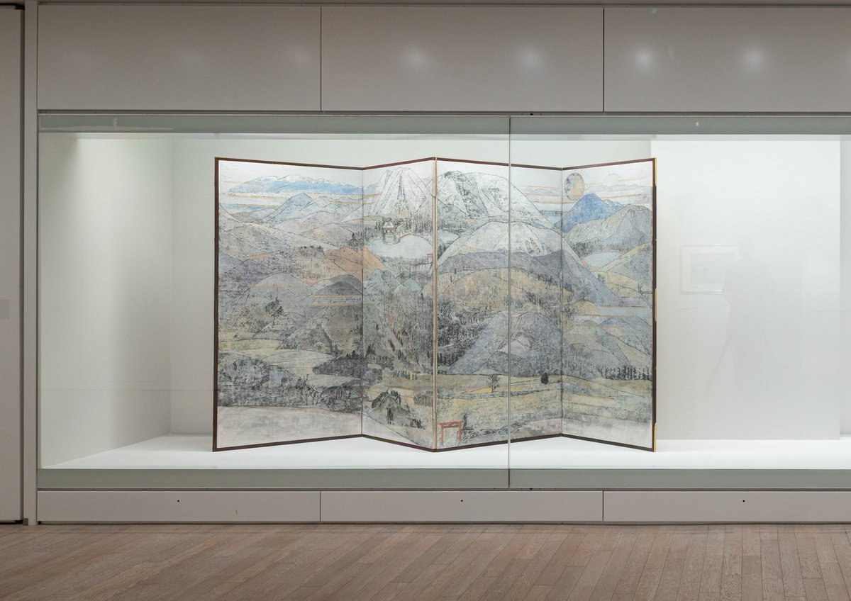 ArtsMaebashi's tweet photo. 【展示替えのお知らせ】

開催中の「塩原友子の日本画」展は、5月21日（木）より一部作品の展示替えを行います。これにともない、代表作である《鯤》や《赤城山曼荼羅図屏風》の展示は、5月19日（火）までとなります。 https://t.co/NrZcuPUDYu