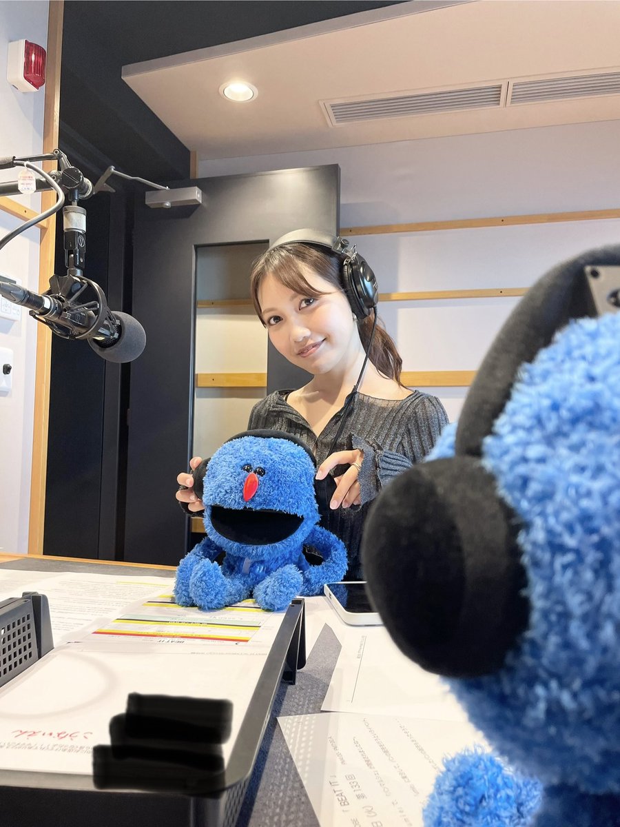 beatit899's tweet photo. こんにちは❗️

井上苑子(@inouesonoko)さんの
BEAT IT スタートしましたー！！🔥

今日もKiss FM KOBE 
神戸本社スタジオから
夜7時まで生放送🎙️⚓️

夕方のお供に、ぜひご参加ください！
メッセージ・リクエストも
お待ちしてます📩✨
https://t.co/dKGLPTL4rR

#bi899
#井上苑子 #神戸 https://t.co/uhVTSbLj8C