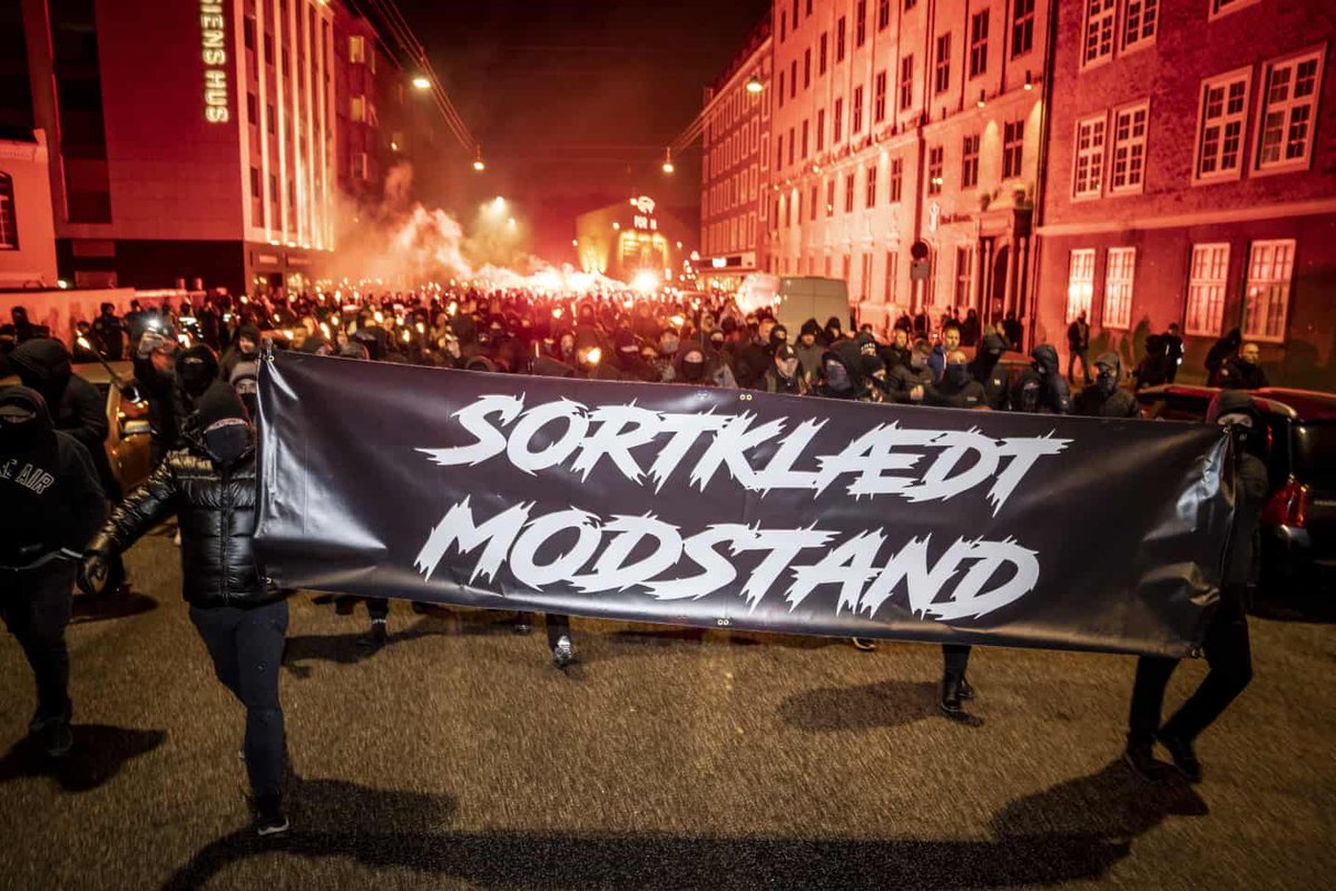 BroadcastEMP's tweet photo. In 2020 the Danes had enough of the government’s control so they protested against their prime minister “Mette Frederiksen”. The group “Men in Black” is now an underground organisation coming out at night for justice!

We need more of this. https://t.co/b1uhCjhmRA
