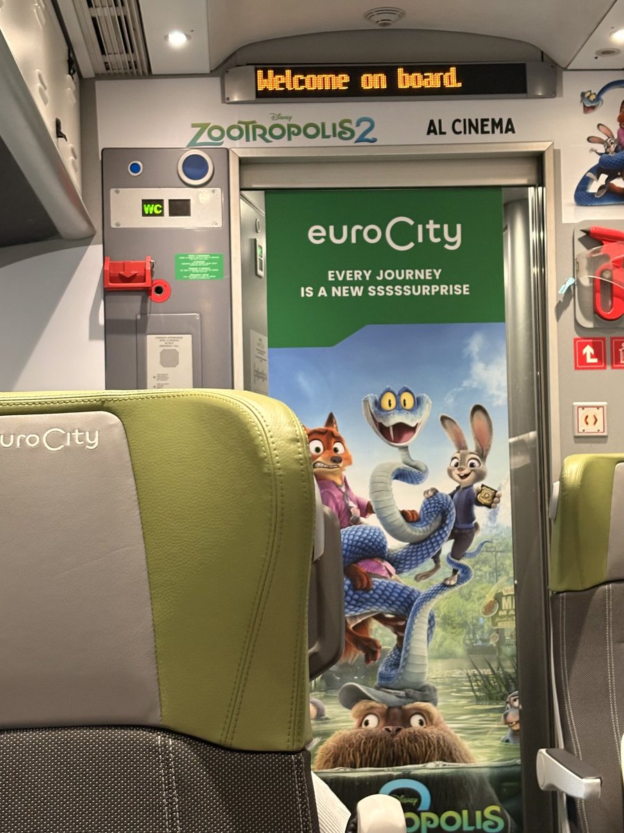 GmurHelen's tweet photo. @EuroCity #EuroCity
#New #Train *very impressive* 🤩
#Empty towards #Domodossola #Italy 🇮🇹
No need to upgrade to first #class
#Views #Snow ☃️ #Mountains
#Rain 💦 stopped in #Sion #Wallis #Valais #Schweiz #Suisse #Switzerland 🇨🇭
Happy #Tuesday ☀️ https://t.co/vndLqLJuvt