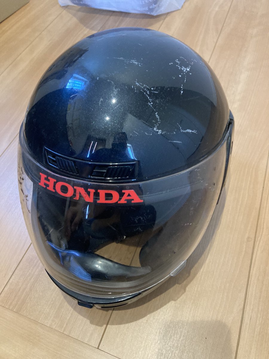 kuroiyume's tweet photo. 今更だけど、とよぽんからヘルメット貰ったので6月の那須から使ってみよ♪
今までのは13年使ってましたw

ありがとうとよぽん😇
@RacingTotoro 

また、レーシンググローブ穴開いたのでおかわり

後、そんなとよぽん主催の那須走行会まだまだ募集中です♪ https://t.co/7i2tHVLXFN