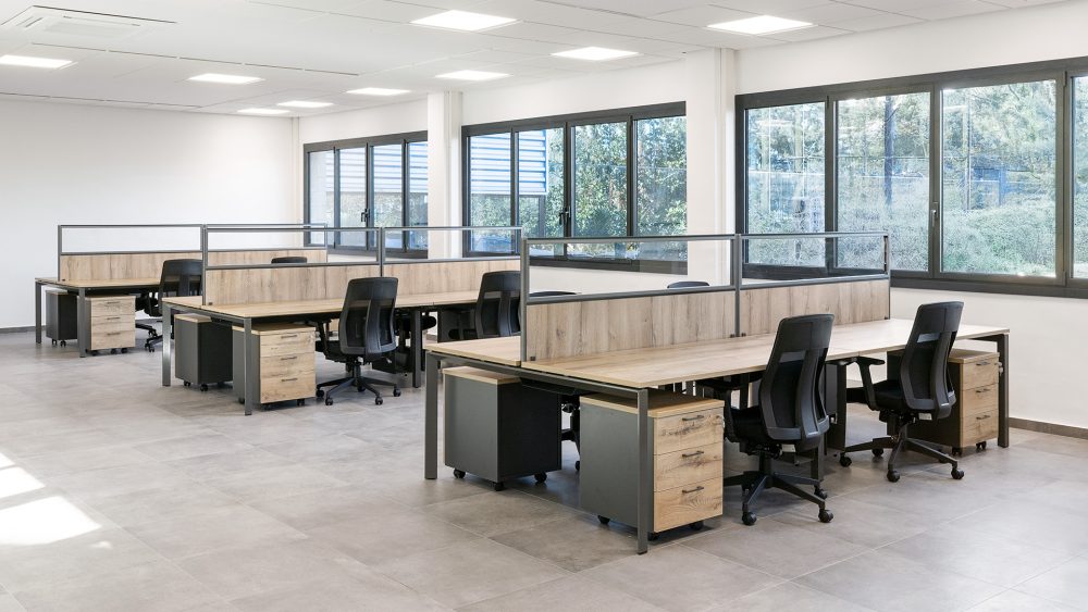 Selzur's tweet photo. 🪑 ¿Qué hace que un equipo trabaje cómodo y concentrado durante toda la jornada?

La ergonomía bien planteada mejora bienestar, foco y continuidad en el trabajo diario.

👉En Selzur Inn diseñamos oficinas pensadas para las personas.

#Ergonomia #BienestarLaboral #DiseñoDeOficinas https://t.co/rIFAWO34Fq
