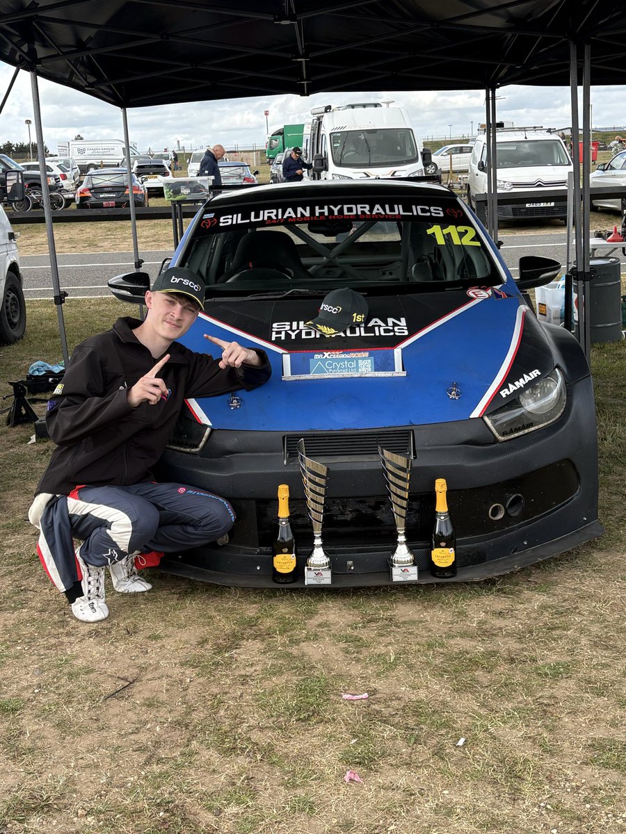 HYoungRacing's tweet photo. Amazing weekend racing at Snetterton in the BRSCC VW Audi Racing Championship.

Saturday Race One - Suffered Turbo issues on lap 2 which caused me to retire and DNF.
Rocketdog Racing and Barrack Sport worked flat out to identify the issue and have it ready for Sunday 👏👏. https://t.co/Xb9VOs9kXt