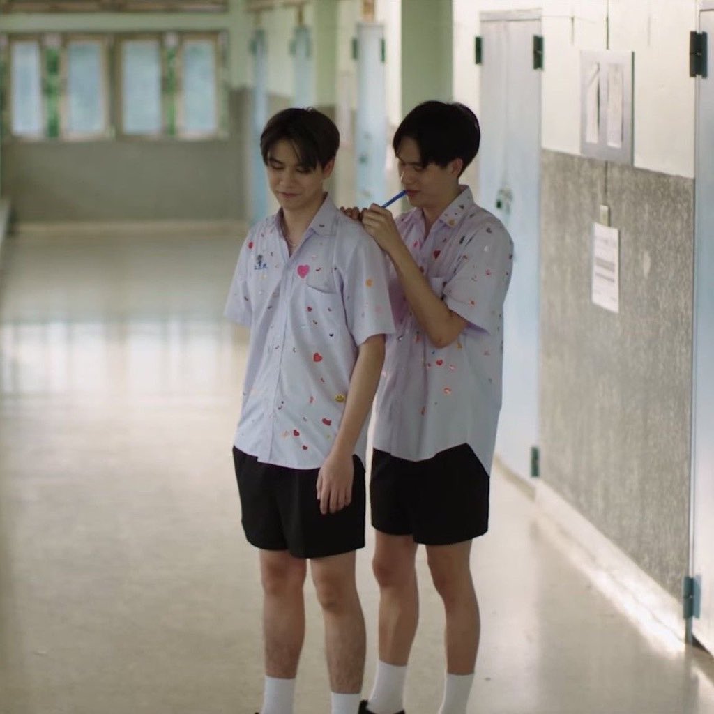 ૮ เก้อเก้อ ა tweet media