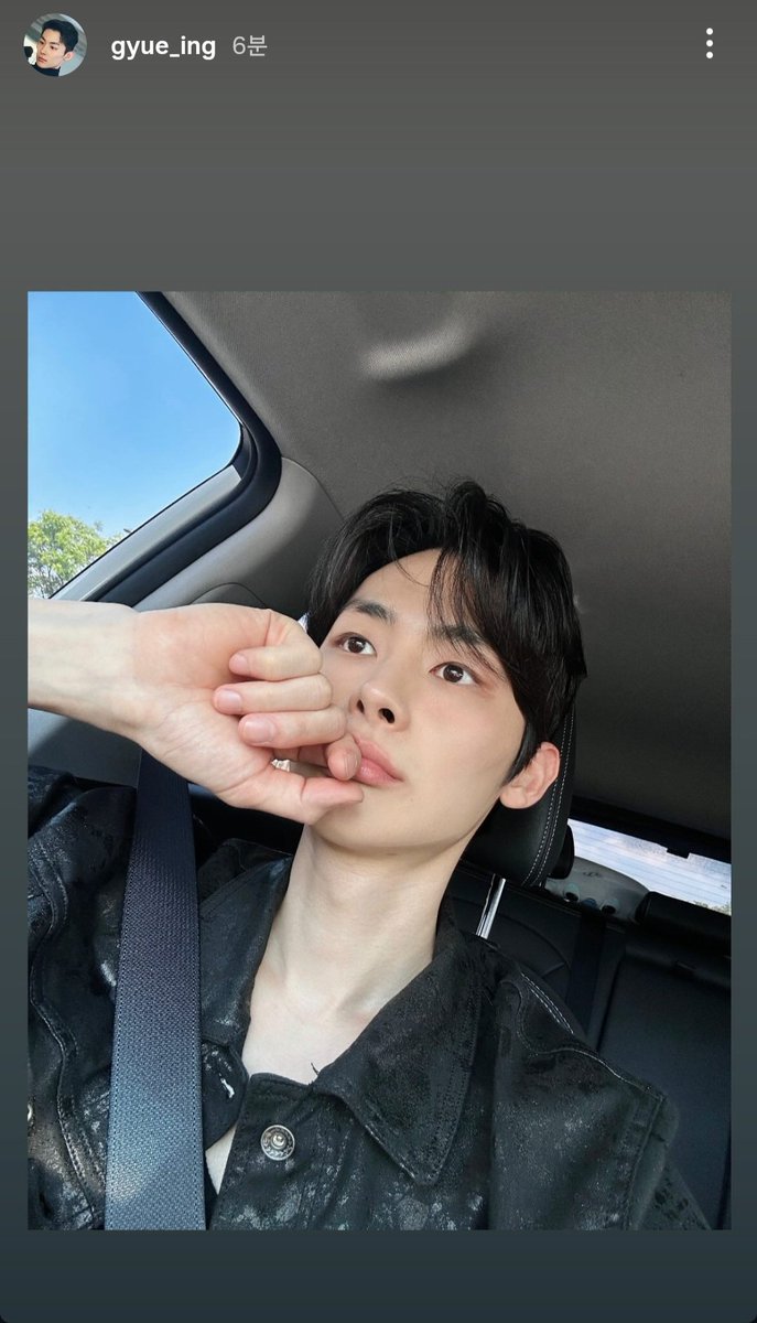 연히 tweet media