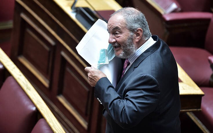 PetrosVanRipper's tweet photo. «Το μεγαλύτερο λάθος μου ήταν ότι πίστεψα τις διαβεβαιώσεις της κυβέρνησης του Κώστα Καραμανλή. Μας εξαπάτησαν!»
Οχι τυχαία ο Κωστάκης κι ο Αλέξης αλληλοκαλύπτονται…ο ένας δεν βγάζει τσιμουδιά για τα πεπραγμένα του άλλου. https://t.co/Qq1vHp1QXF