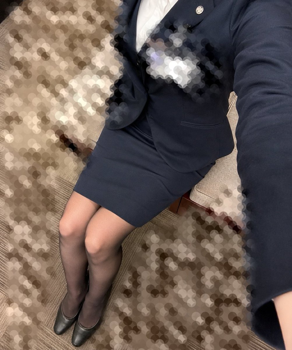 さよ🪻SAYO🪻セレモニーレディ仕事では黒ストッキング tweet media