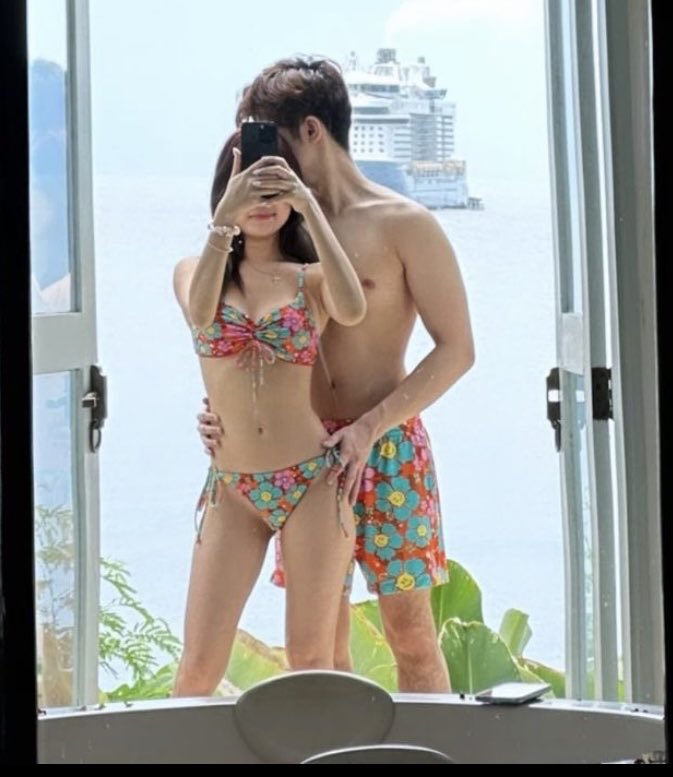 sg midriffs tweet media