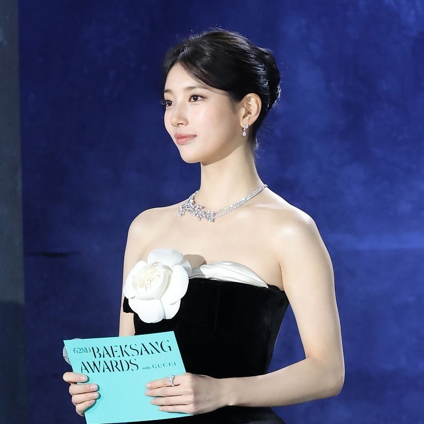 수수 tweet media