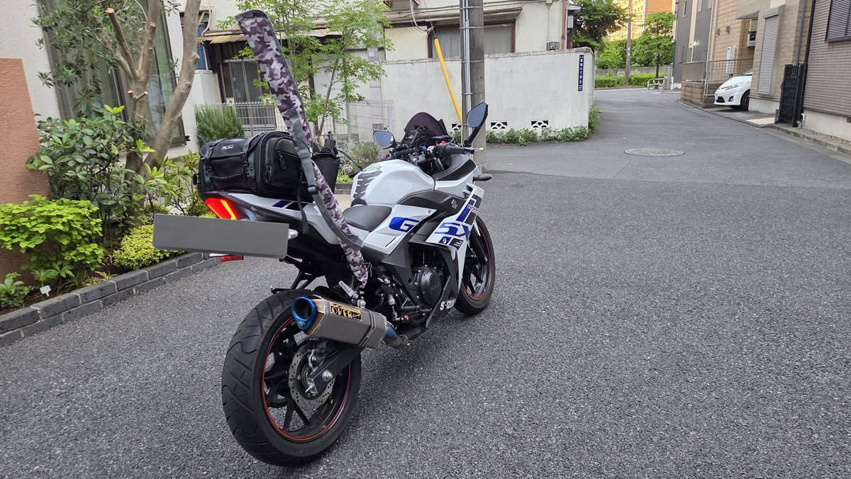 やき tweet media