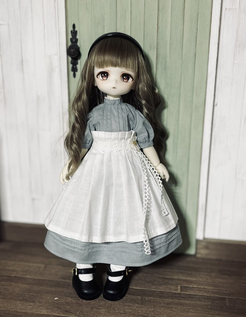 tinyfoxサイズのクラシックエプロンドレス、こんな感じになりました