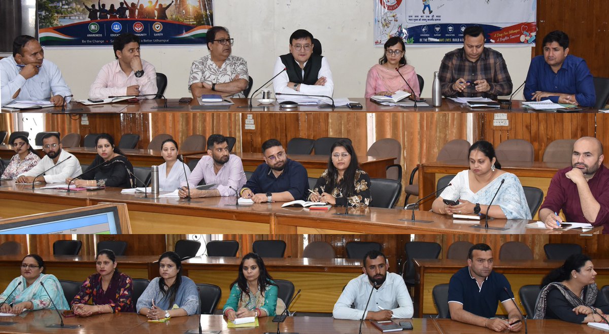 dioudhampur's tweet photo. Deputy Commissioner Udhampur, Minga Sherpa chaired a meeting of the District Level Implementation Committee under Mission YUVA to review the scheme’s progress in the district.

DC stressed expediting approval, sanction and disbursement of loan cases, reducing pendency, improving approval rates and enhancing public awareness to ensure timely benefits for aspiring youth.
@diprjk
@MissionYouth_JK 
@Divcomjammu 
@mingasherpa