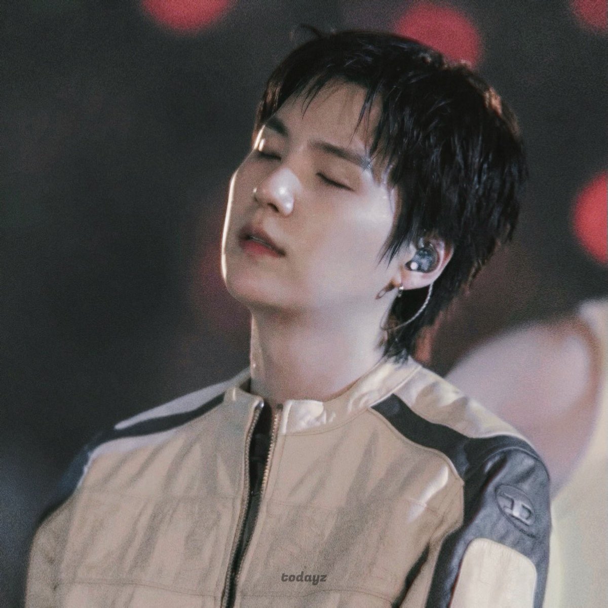 민 tweet media