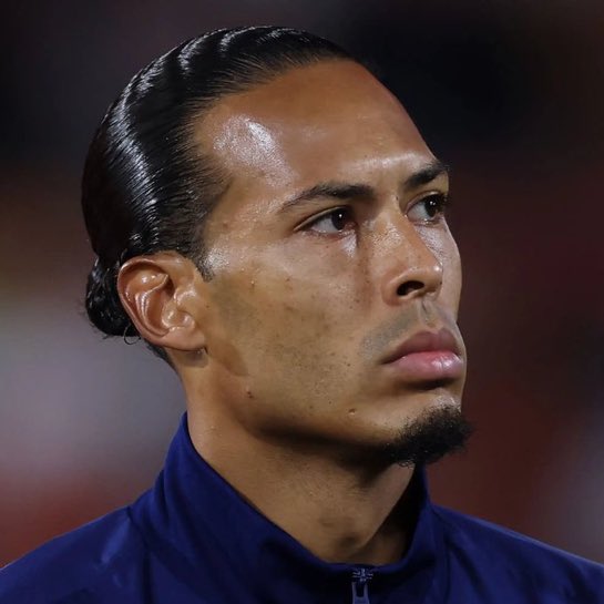 nexustransfer's tweet photo. 🚨 Virgil van Dijk, Galatasaray’dan 2+1 yıllık sözleşme istiyor. (Arda Özkurt) https://t.co/d0RfAxhRaY
