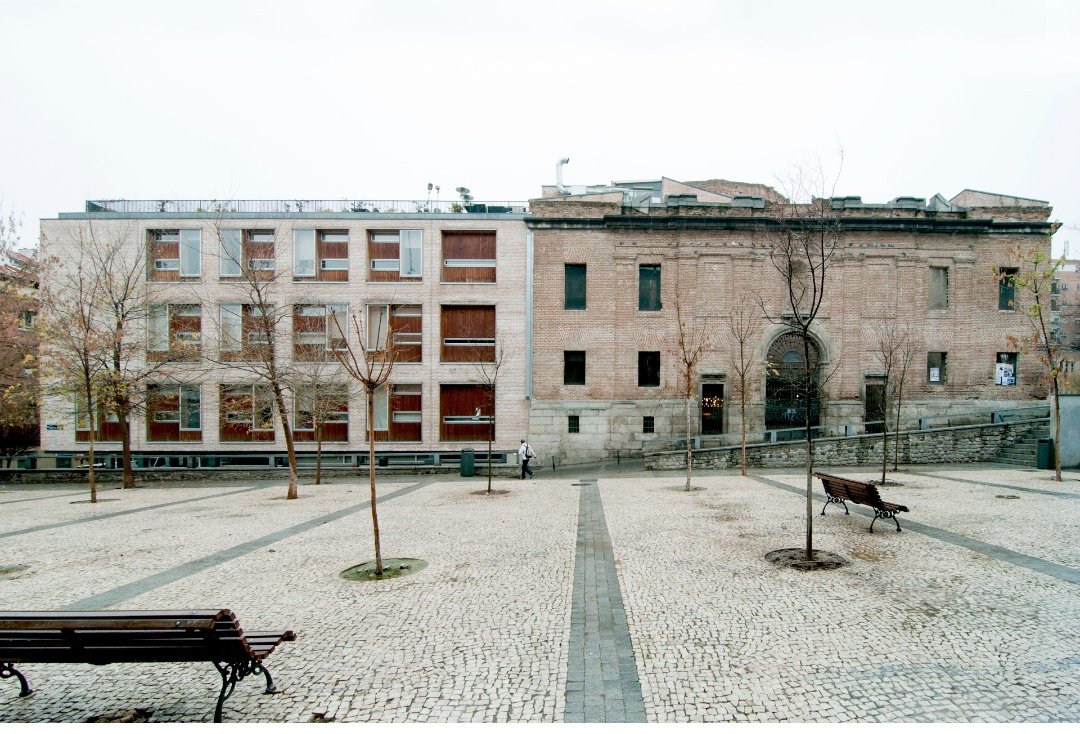 Plaza de Lavapiés por la muerte de un mantero/ Plaza de Lavapiés por la muerte de dos guardias civiles